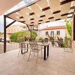 Mani View Luxury House דירה *