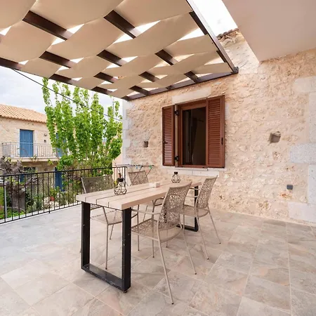 Mani View Luxury House דירה *